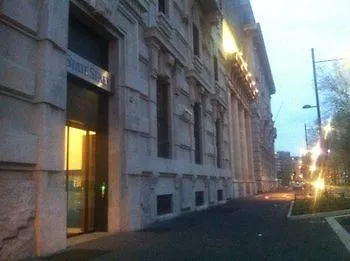 Hotel Sole E Luna Central Bed & Breakfast Milan